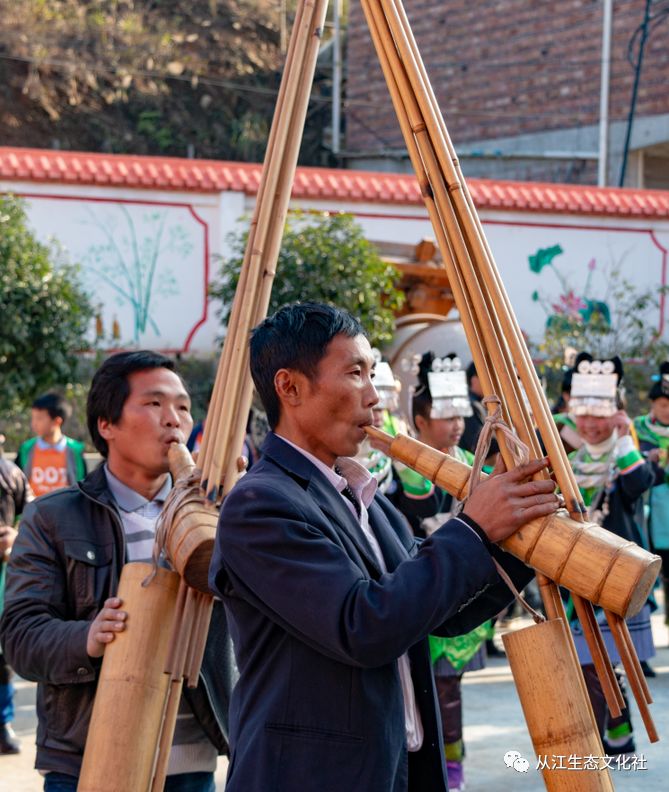 童梦圆梦公益行寨坪小学火塘民艺教室踩芦笙醉苗情