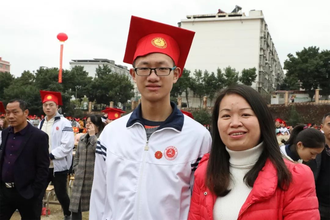 赣县中学校服图片