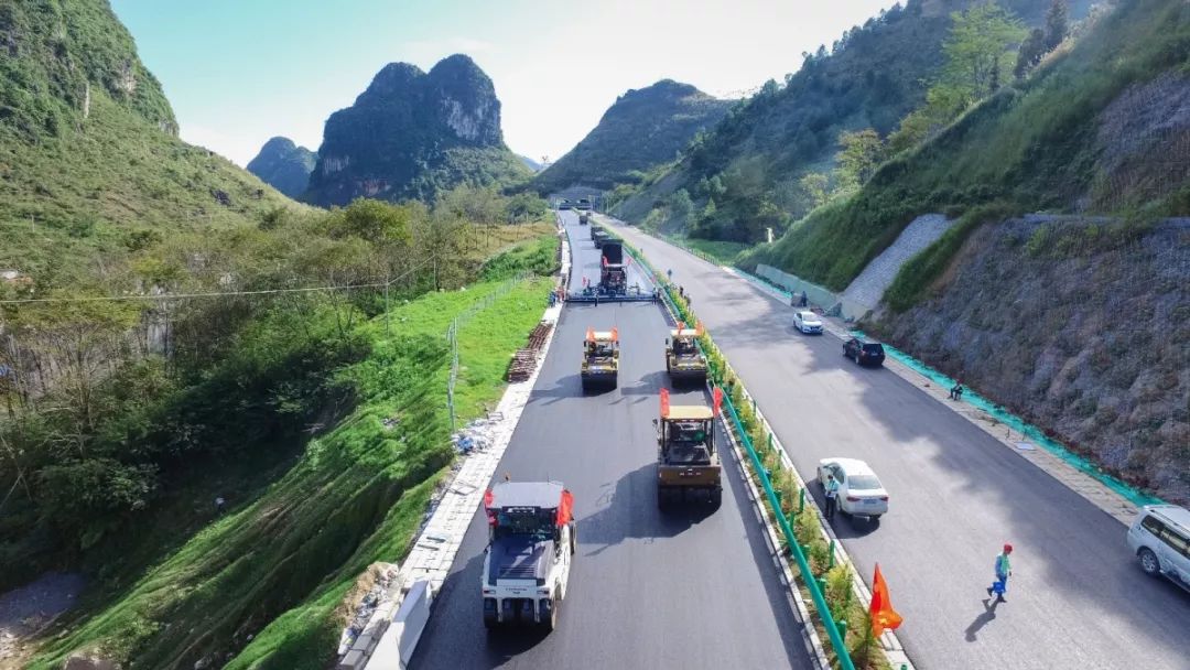 广西醉美高速靖西至龙邦高速公路今日正式通车