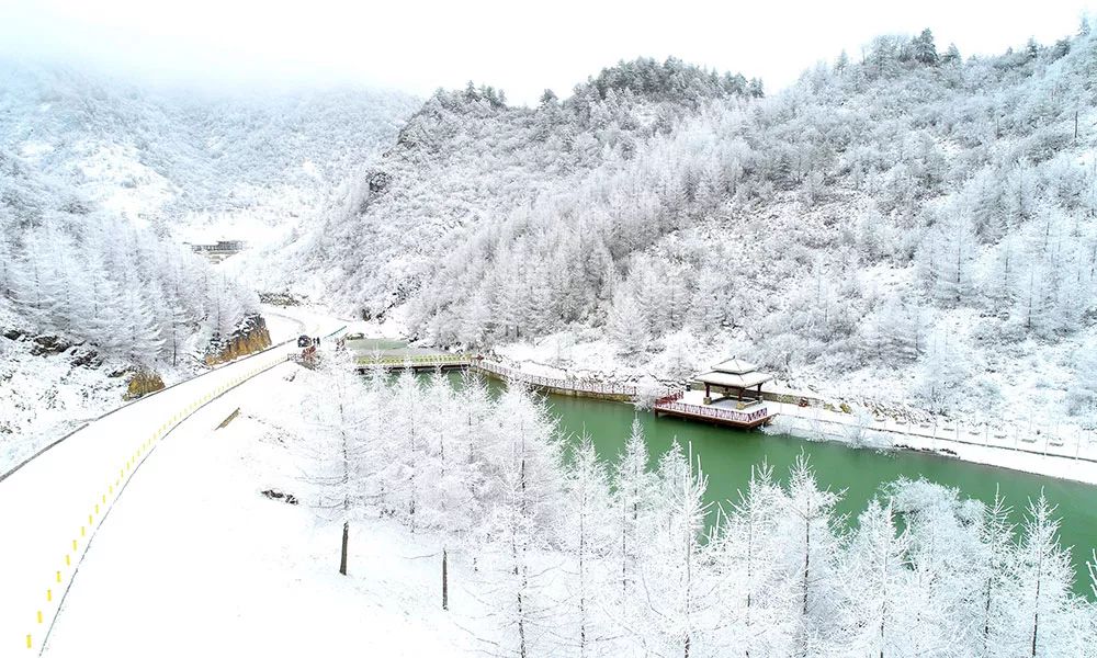 红池坝雪景图图片