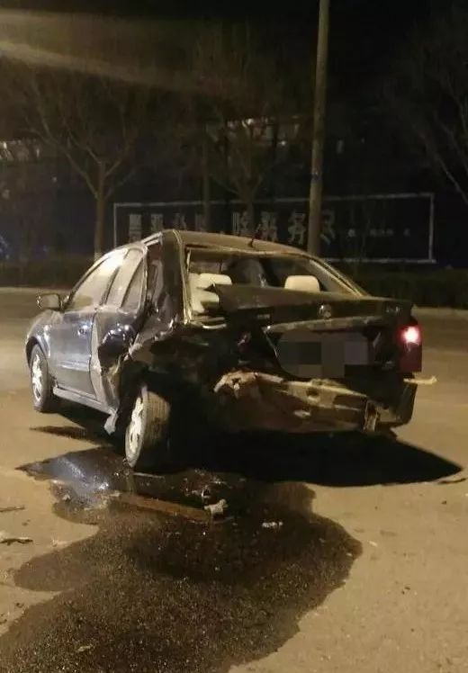 北京今天凌晨出的车祸图片