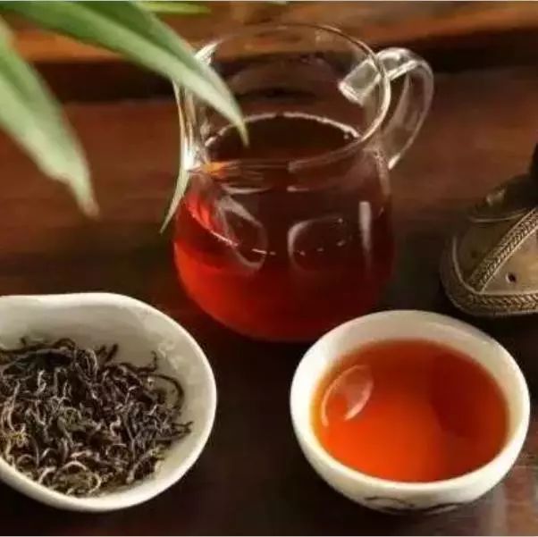 剛吃好飯可以喝普洱茶() - 茶油品類 - 山茶門戶網