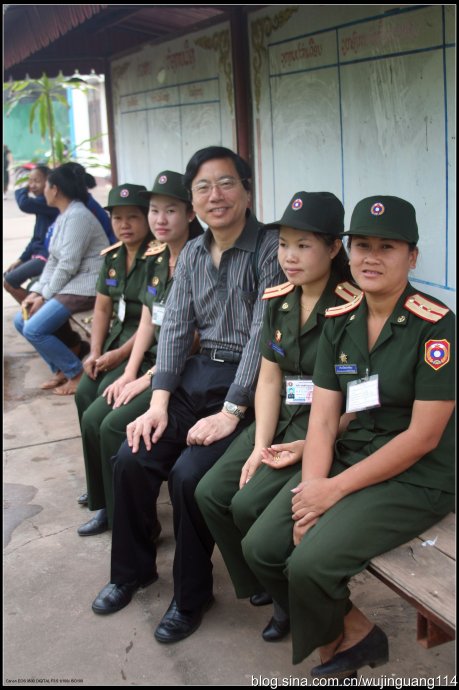 亲历不常见的老挝军营写真组图