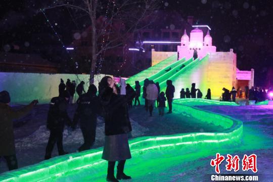中國最北「夢幻冰雪樂園」開園 21米高光塔下體驗極光魅力 旅行 第5張