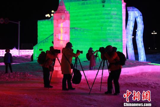 中國最北「夢幻冰雪樂園」開園 21米高光塔下體驗極光魅力 旅行 第2張
