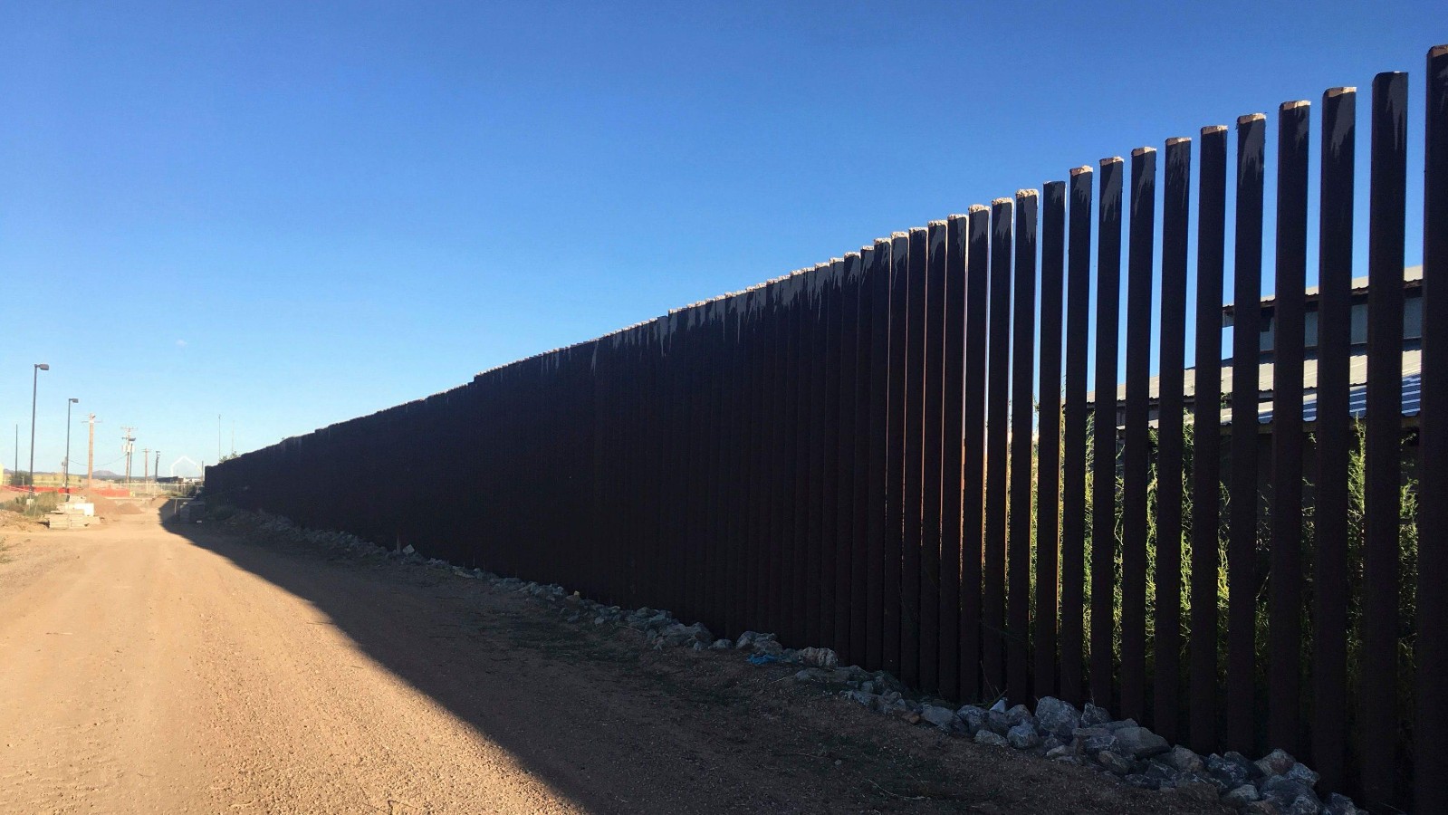 特朗普修建美墨边境墙图片