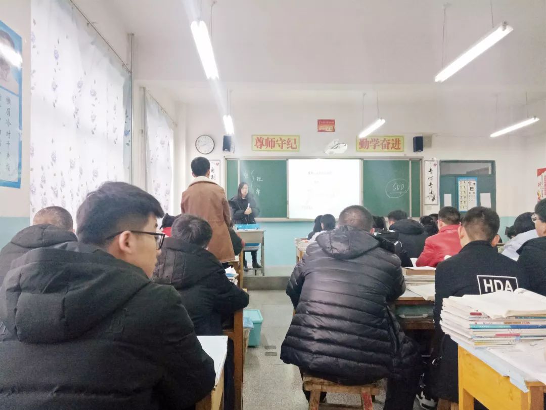 河西成功学校校长助理,小学,初中部校长马兴峰及河西成功学校教研室