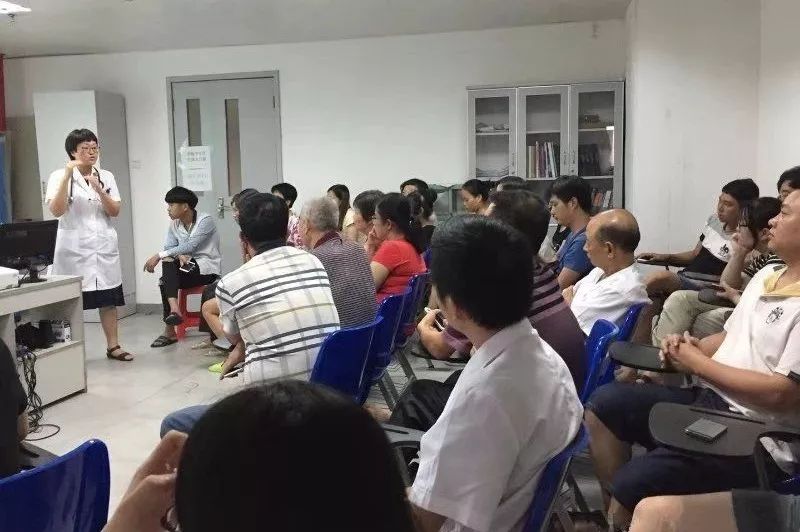 会员风采汕大附一院何文贞医者仁心服务患者兢兢业业无私奉献