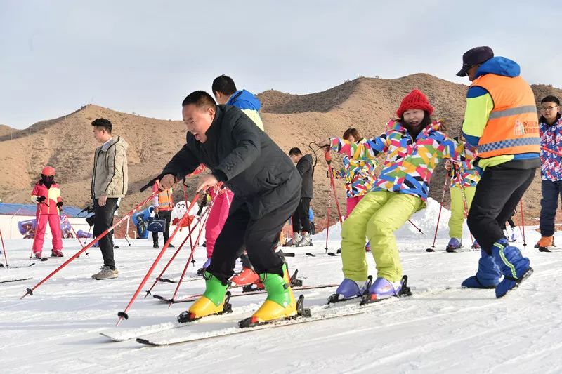 黄河石林国际露营地滑雪场开启2018滑雪季一起来嗨吧