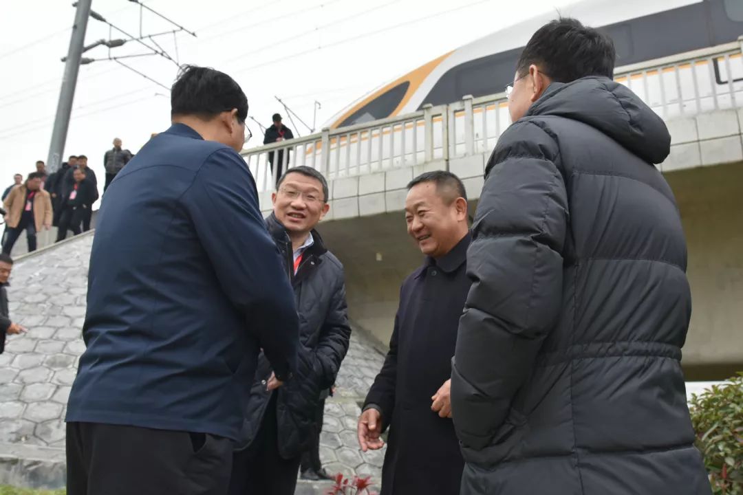 現場會在杭黃鐵路沿線共設十個觀摩點,中國鐵路總公司副總經理王同軍