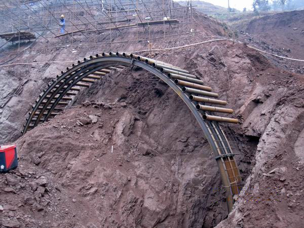 隧道栈桥多大的工字钢图片