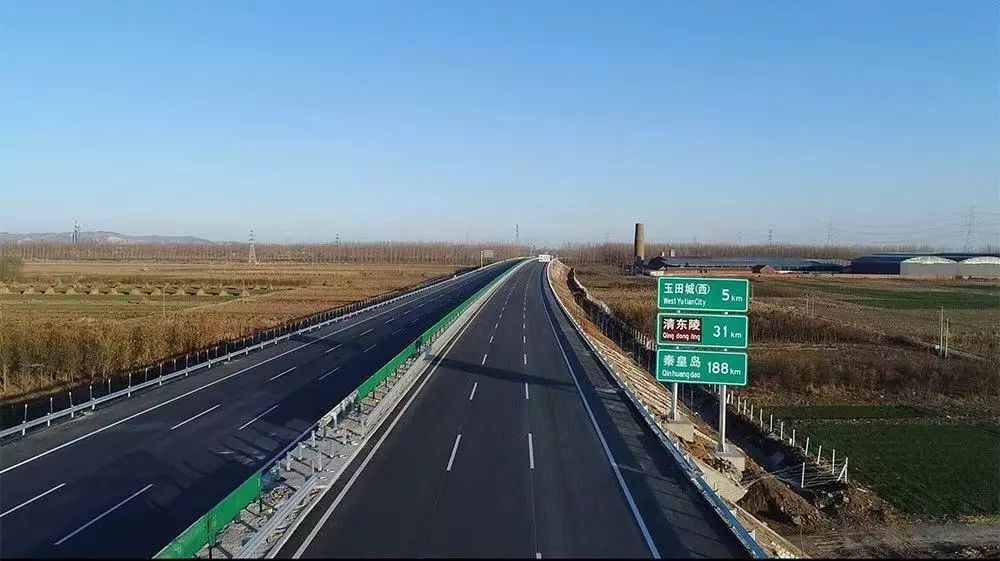 12月16日,京秦高速公路二期正式通车,在北京工作的玉田市民李先生
