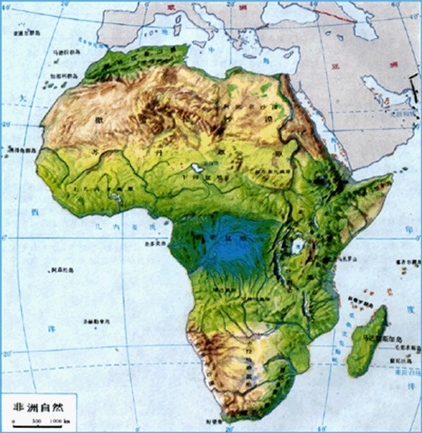从地形上看,撒哈拉横亘在地图的中间,而非洲的南部被高原覆盖
