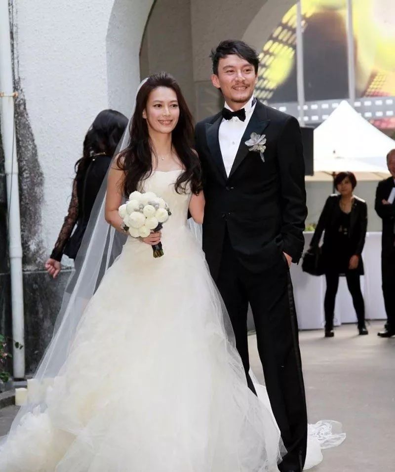 舒淇馮德倫結婚兩年,其實早已離婚私底下各玩各的?_王晶