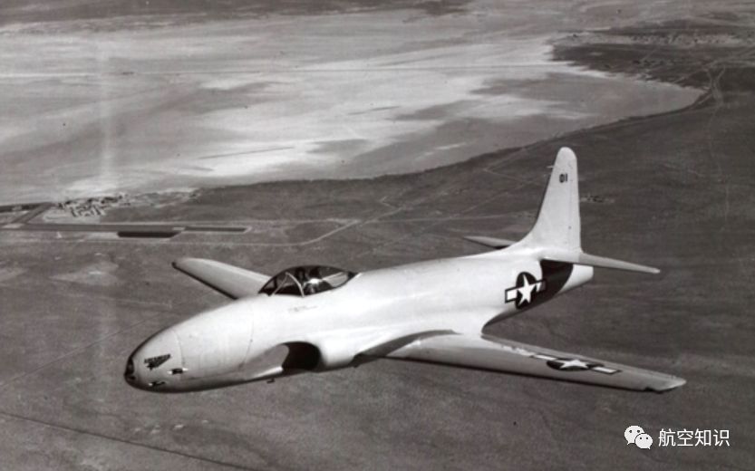 美国第一架喷气式飞机图片
