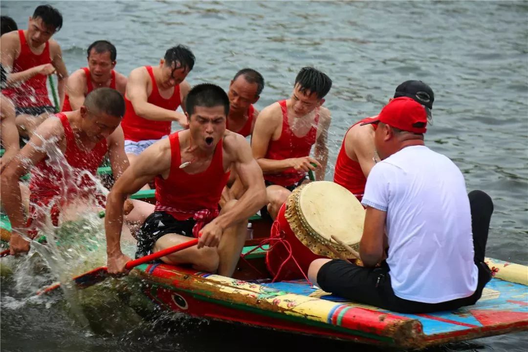 潮南峡山黑人物图片