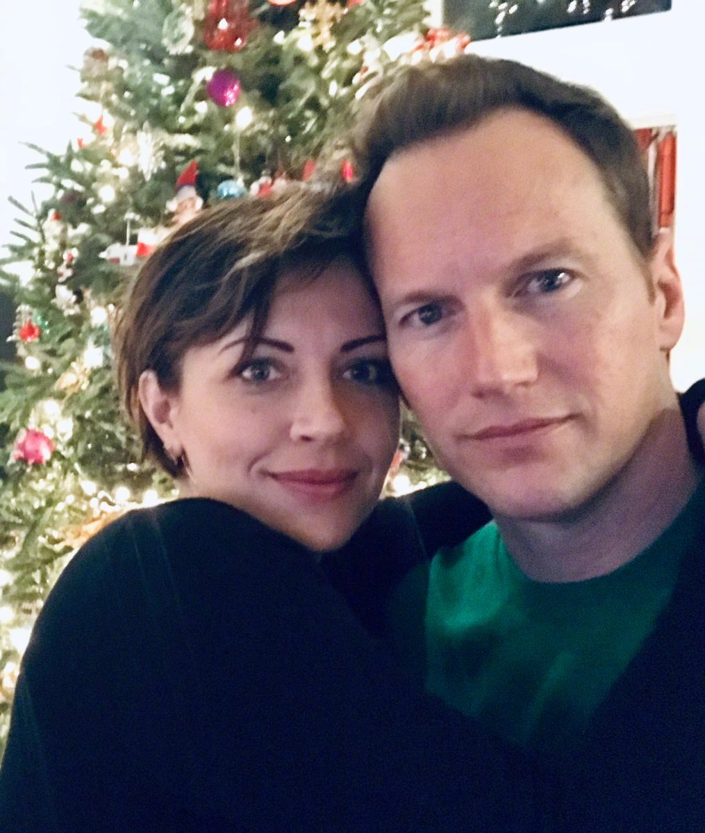 正值圣诞节,帕特里克·威尔森也在社交媒体上发了一张照片秀恩爱,是他