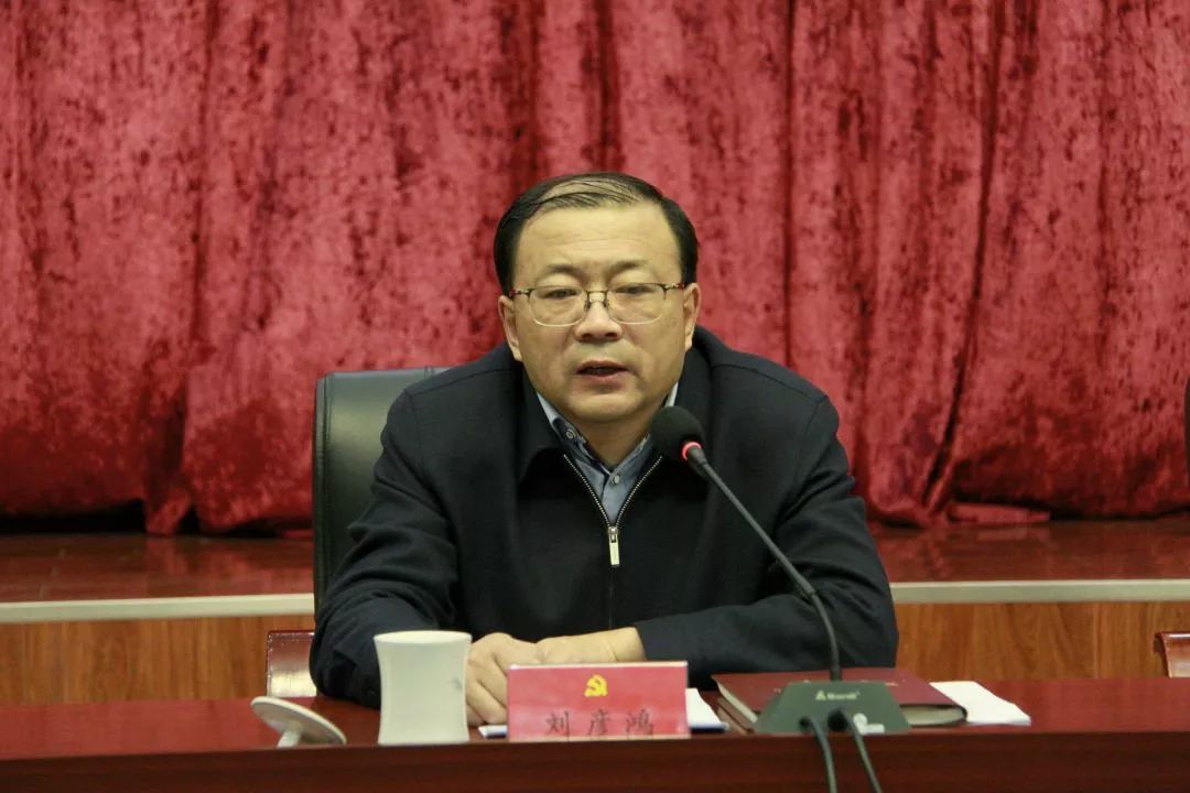 区内要闻区委理论学习中心组召开解放思想大讨论第三次专题会议