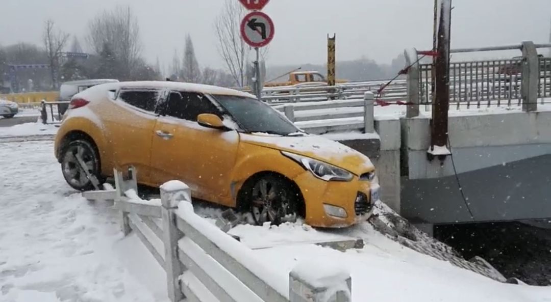 切不可紧急制动急打方向(2018年1月 南京大雪)冬季安全行车七大注意