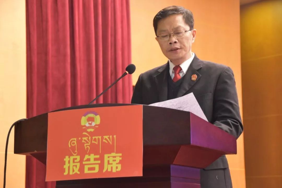 雅江县长图片