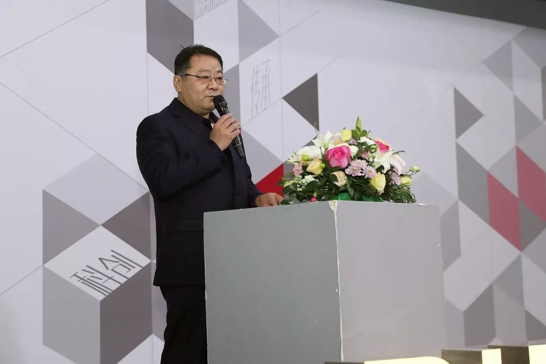 李季院长发表演讲