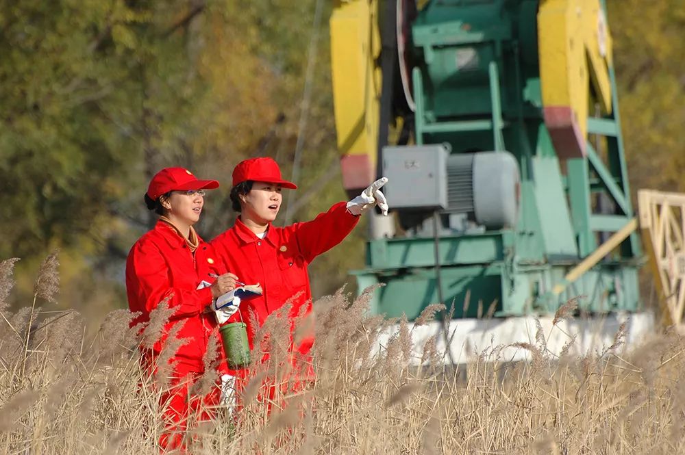 9万余名女工中的巾帼典范她们绝对是咱油田并输出了一大批技术骨干多