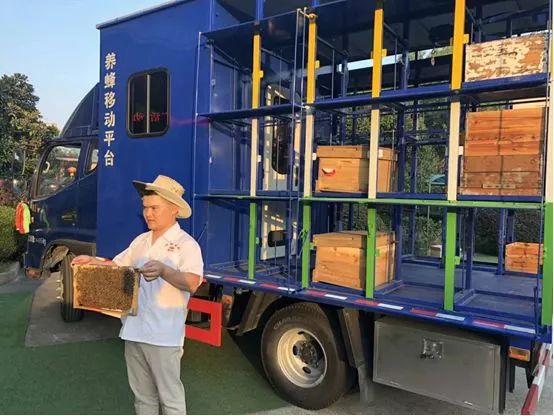200箱养蜂车图片