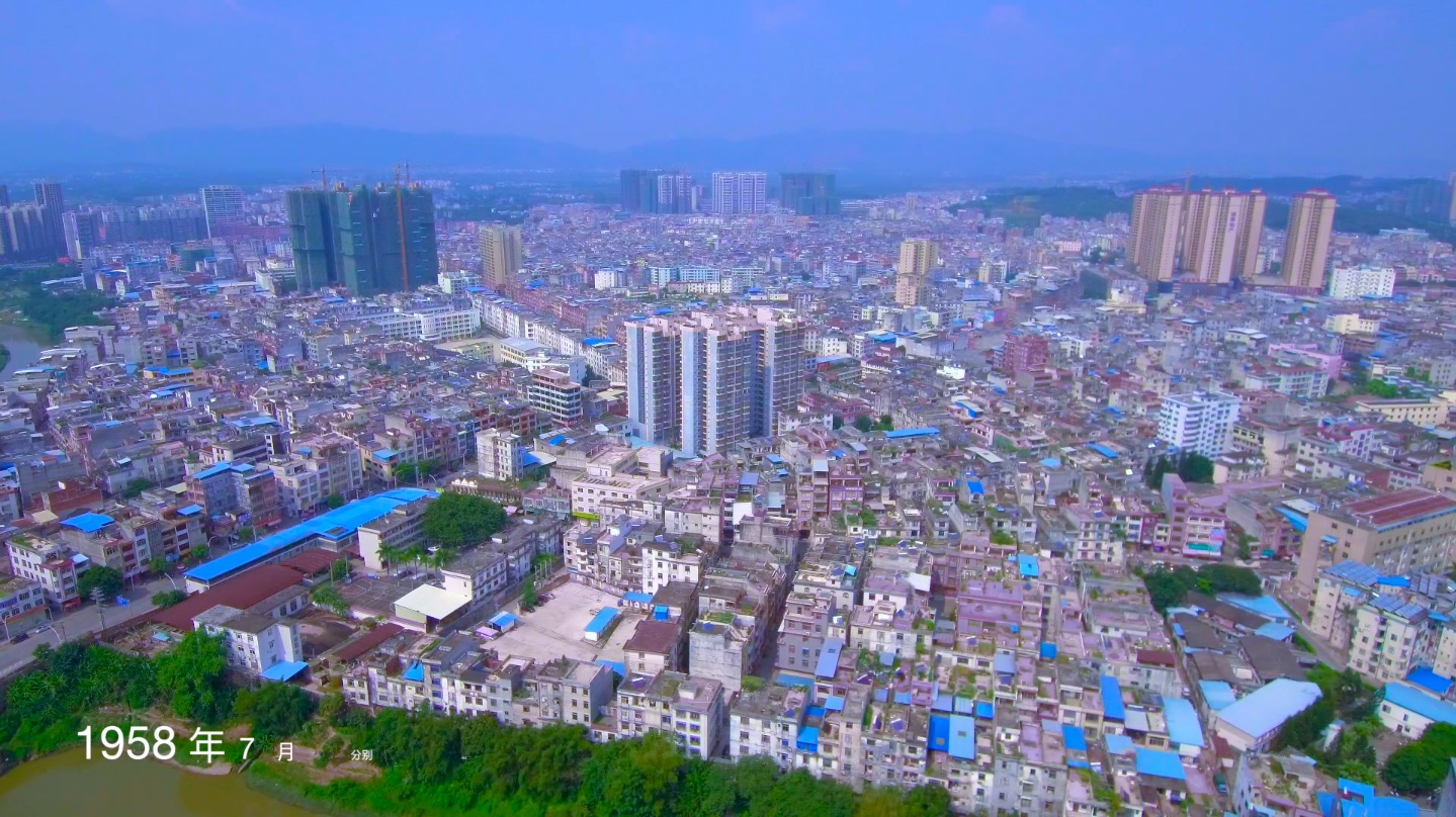 县城驻地 平南镇 ,城区建成面积30平方公里,已建成的旅游景点有大王宫