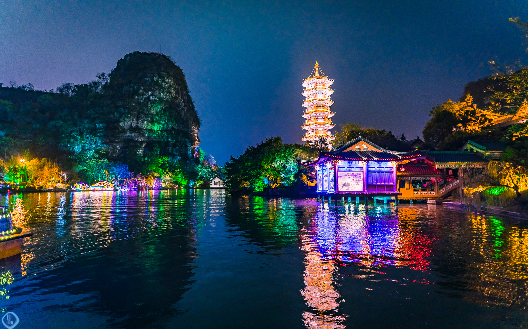 桂林市中心最美的风景带，两江四湖值得一游_手机搜狐网