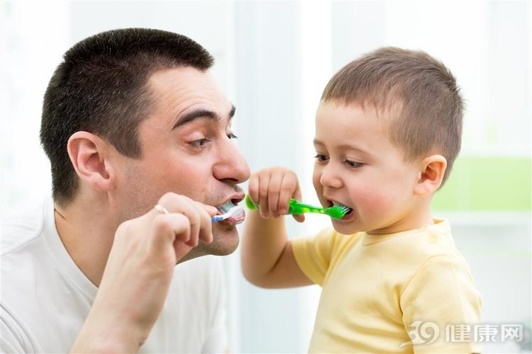 早上先刷牙還是先吃早餐，哪個對？口腔科醫生給出答案 未分類 第1張