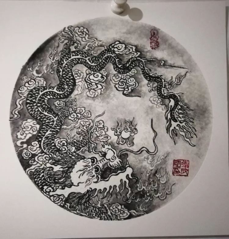 画家胸中蕴万壑,筆下走龙蛇.作品厚重中见灵动,轻松而不失严谨.