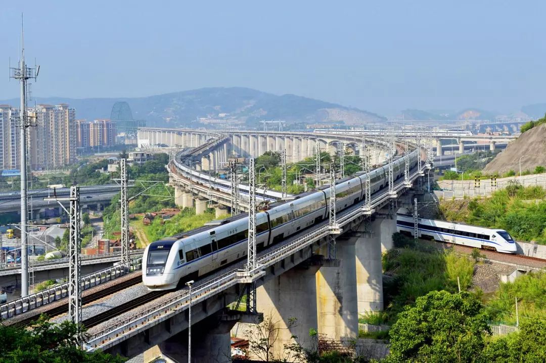 2009年9月,温福铁路(浙江温州至福建福州)正式开通运营