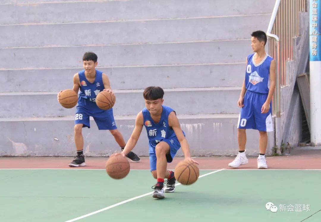 平冈中学篮球队图片
