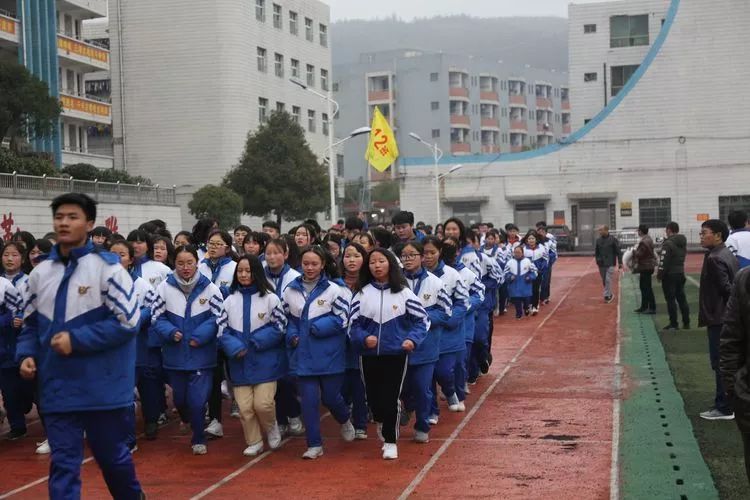 领跑当下智赢未来桂阳三中高二年级跑操活动