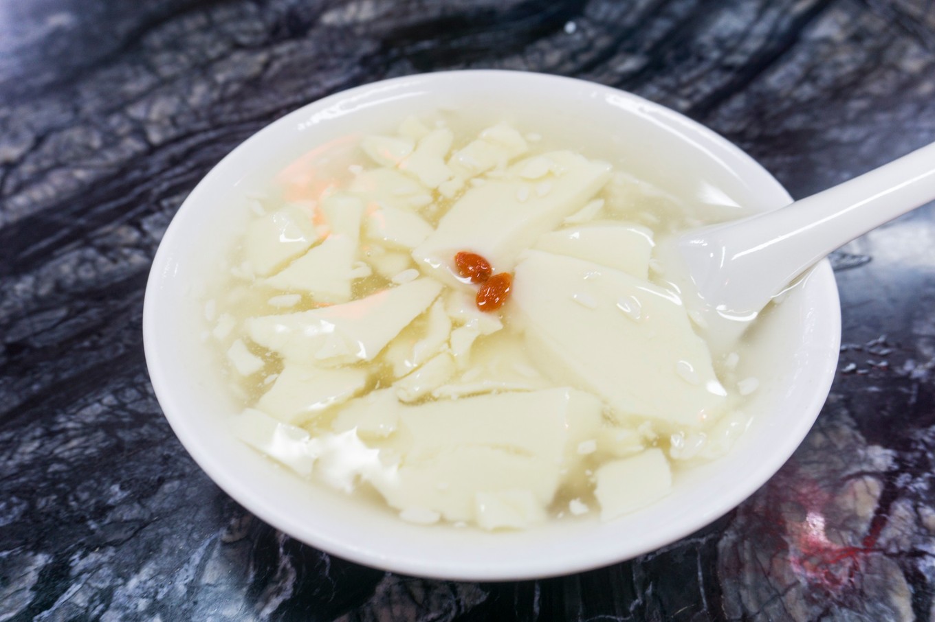 这不就是豆腐脑嘛,为什么在四川被称为豆花,而且有甜有咸