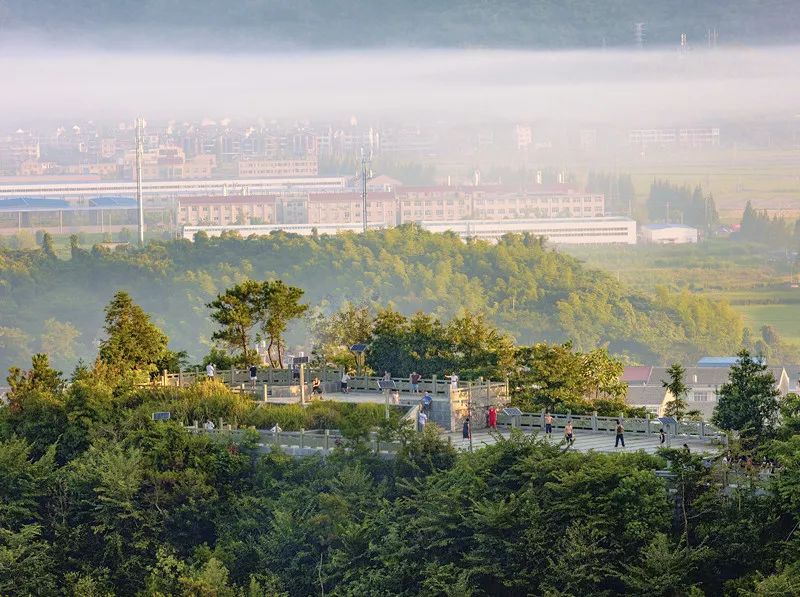 松山公園位於杜橋鎮西部,是近年來杜橋新建起的一個公園,逐漸也變成了