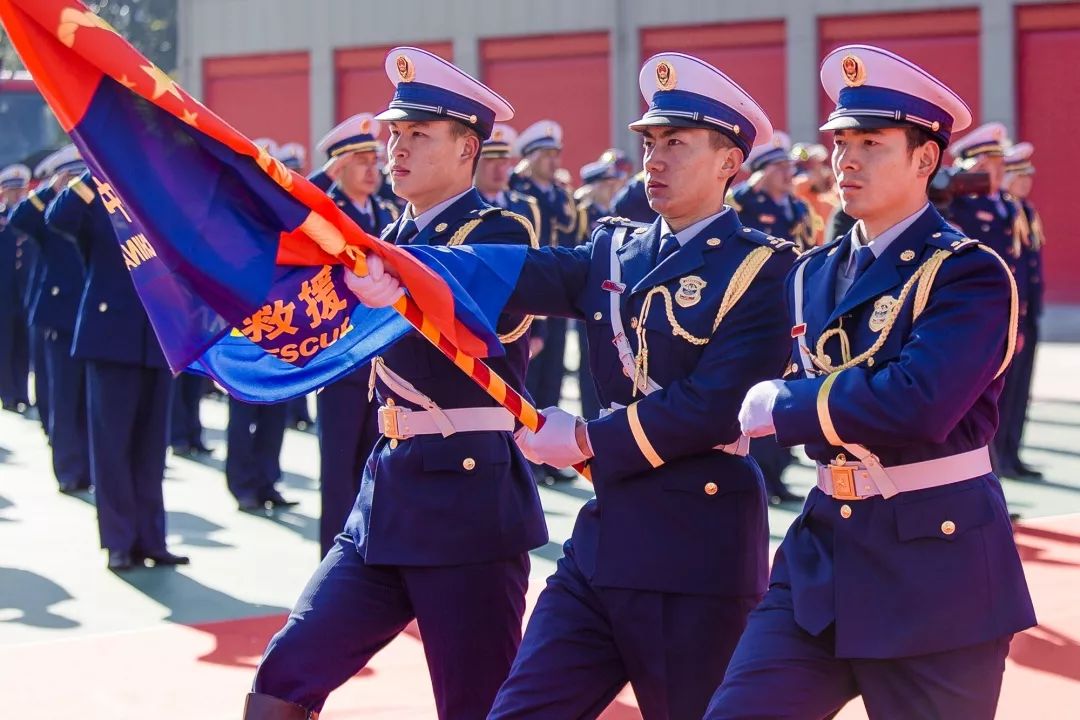 远飞者当换其新羽——泰州市消防救援支队隆重举行迎旗授衔和换装仪式