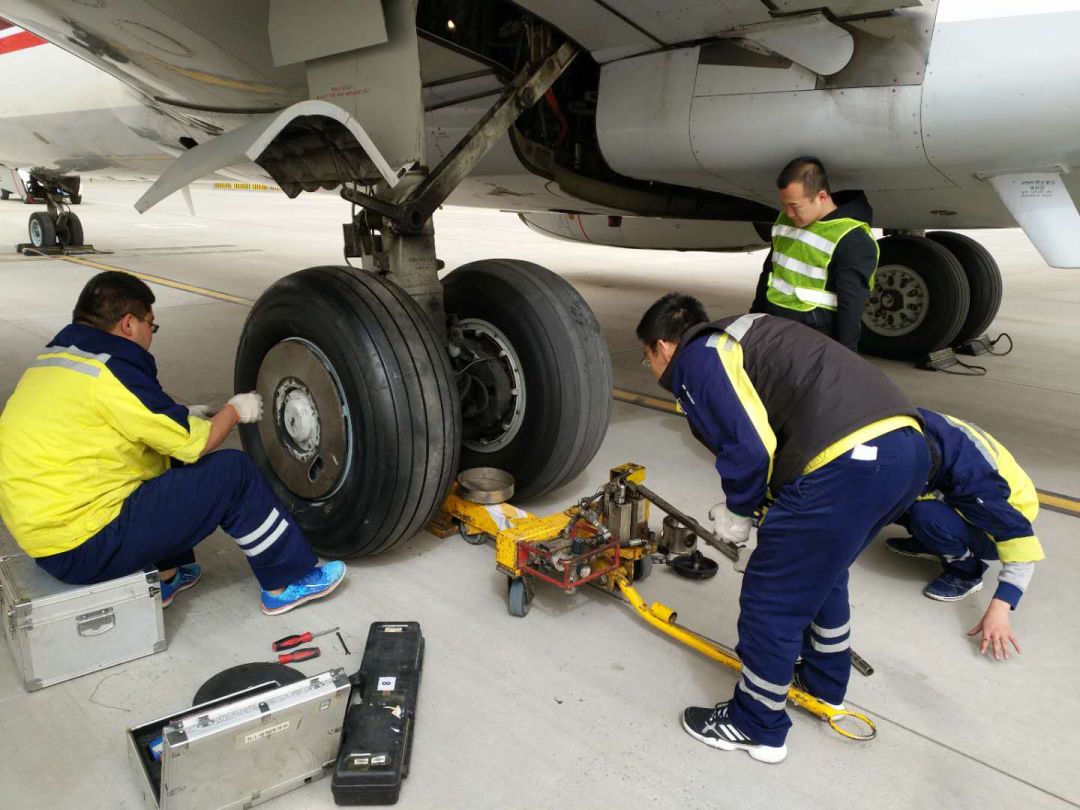 一線風采丨我是鄂爾多斯國際機場飛機放行師!_機務