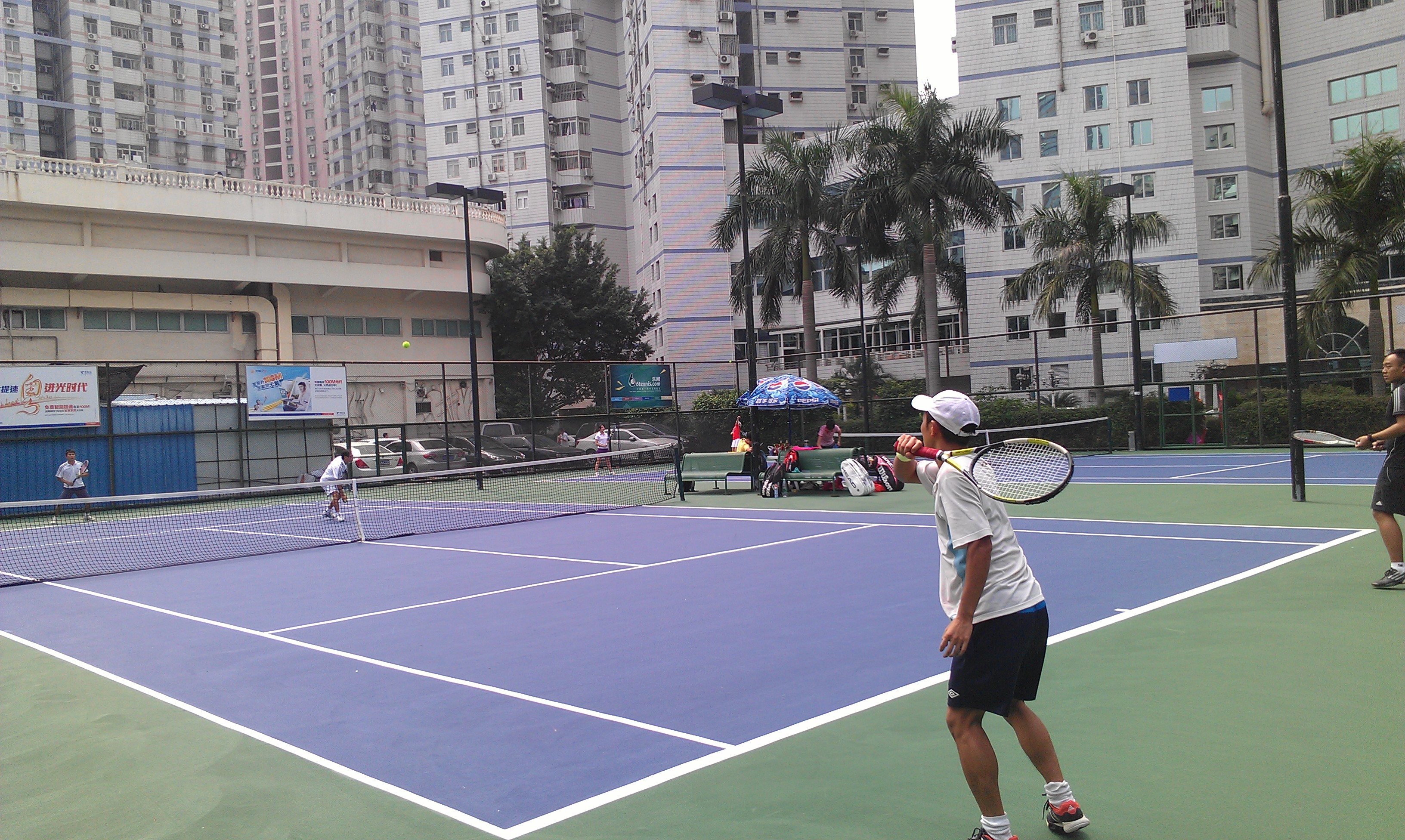 深圳网球培训打网球可以结识很多志同道合的朋友
