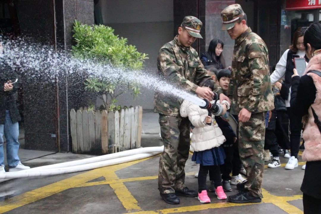 得胜幼儿园参观消防局活动