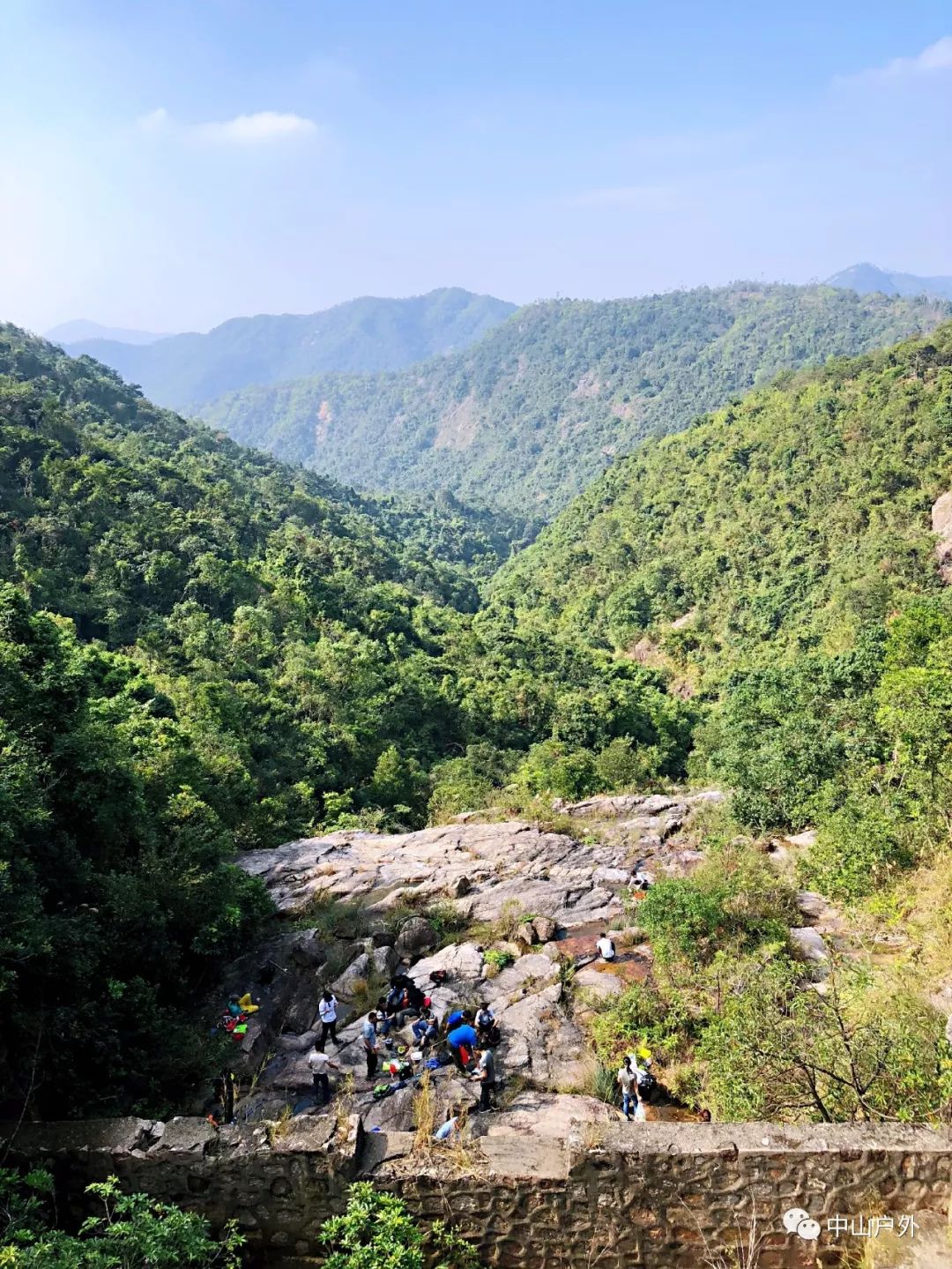 阿婆抱孙旅游风景区图片