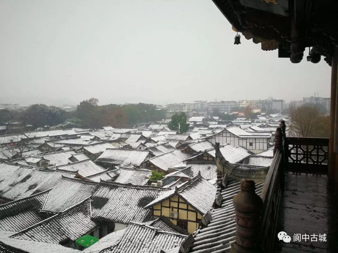 阆中古城雪景图片