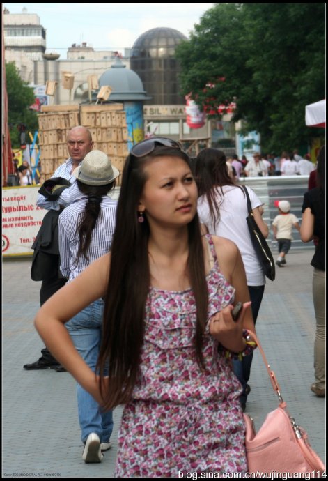 内蒙古美女街头图片