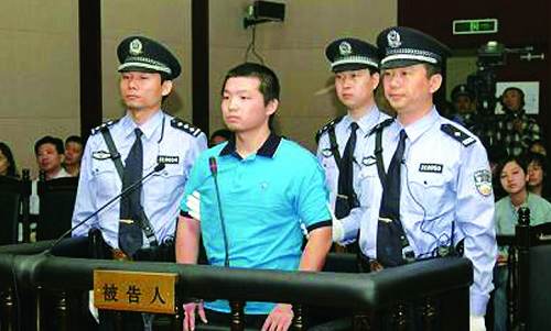 律师透露杨佳案庭审细节:确实被警察殴打(图)