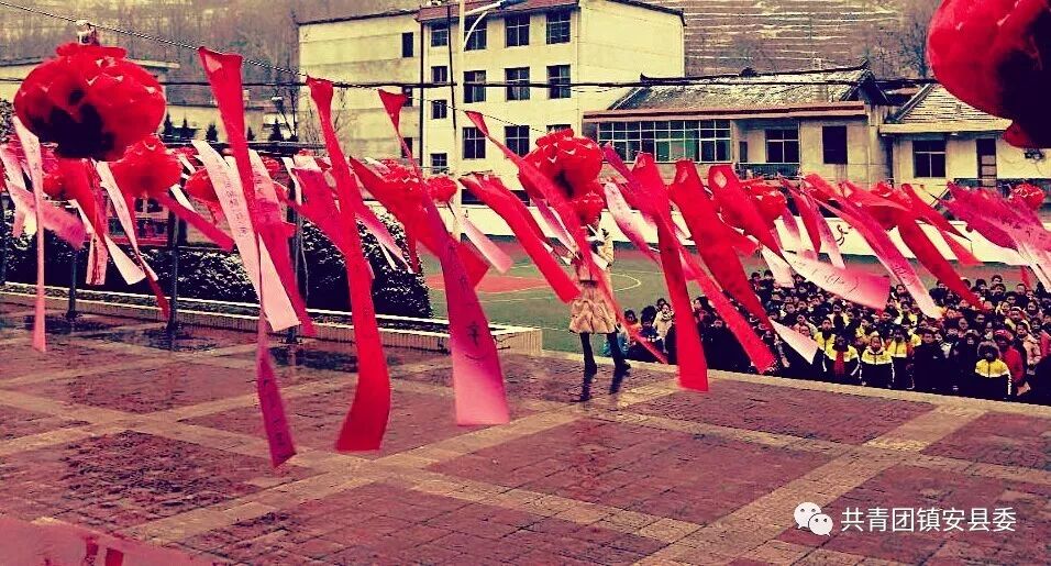 天寒地冻时遇见你的温暖高峰镇张家中学举办猜灯谜活动