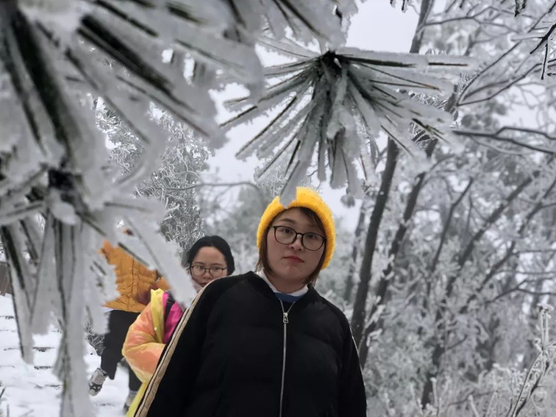 浦江美女峰雪景图片