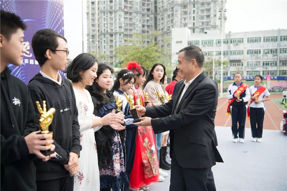 唱響東曉青春飛揚落實羅湖教改大藝術行動之翠園中學東曉校區校園十佳