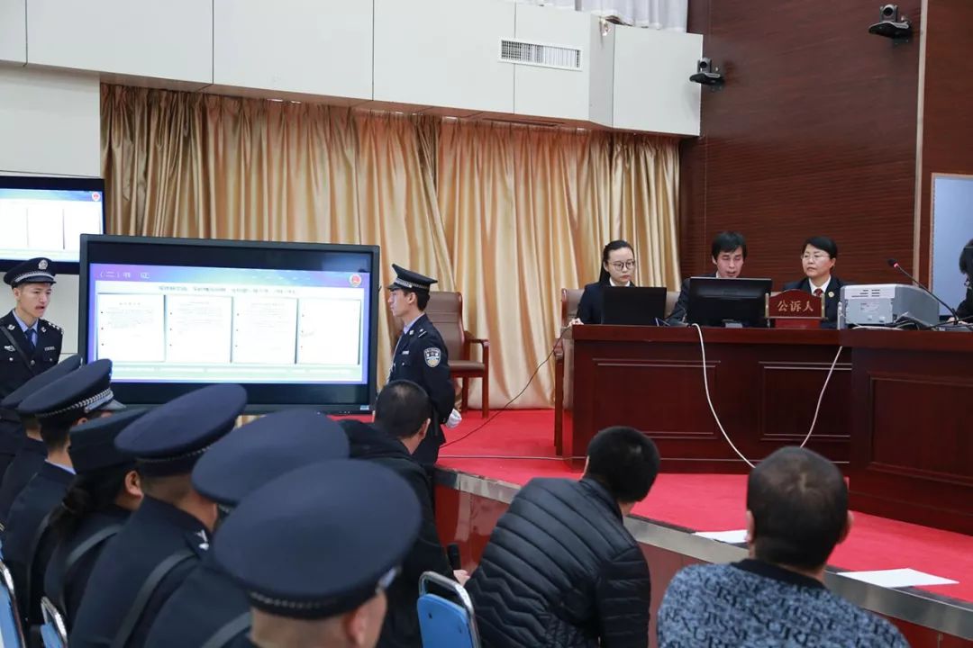 赤峰7人恶势力犯罪案开庭涉及买卖弹药非法采矿强迫交易等