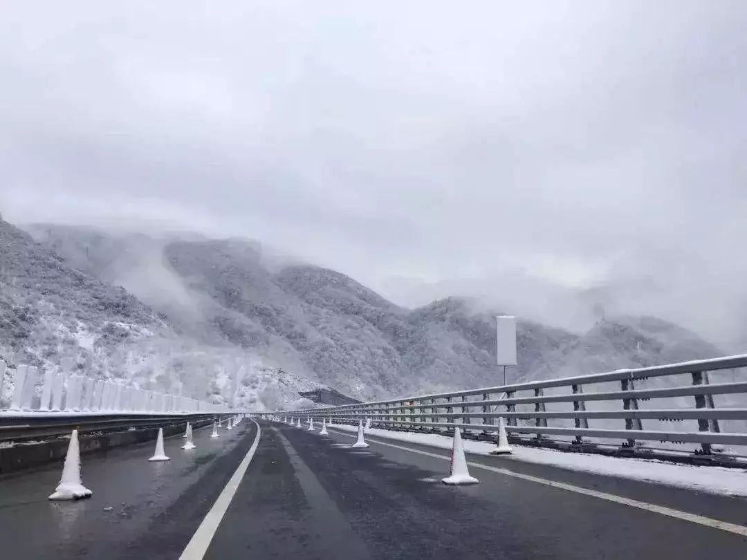 冬季高速公路安全"三字经"_行车