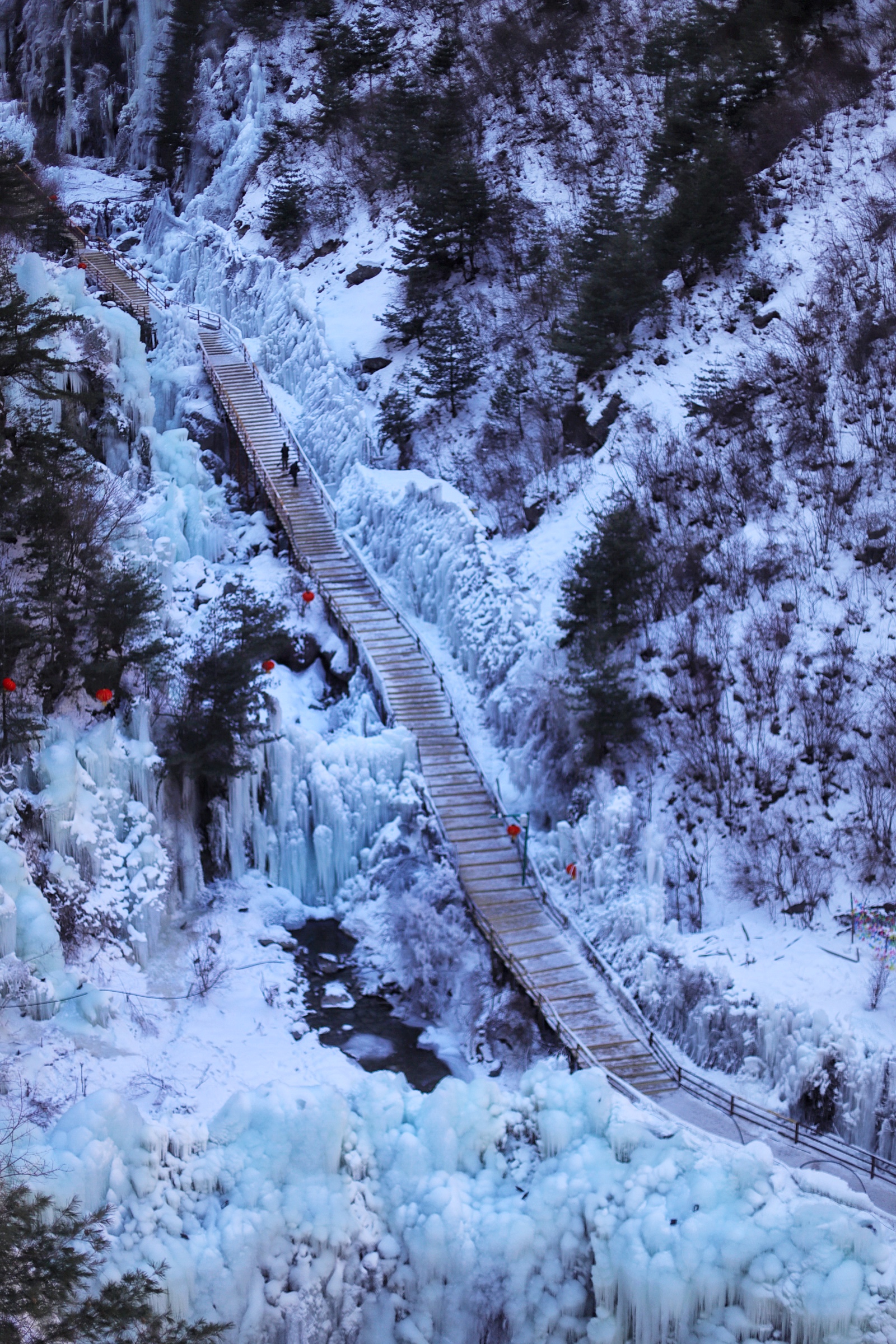 临夏大敦峡,保安族风情,宛如仙境的冰挂,冰瀑